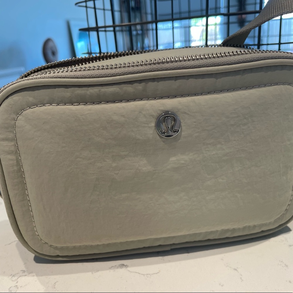 Brand new Lululemon camera bag